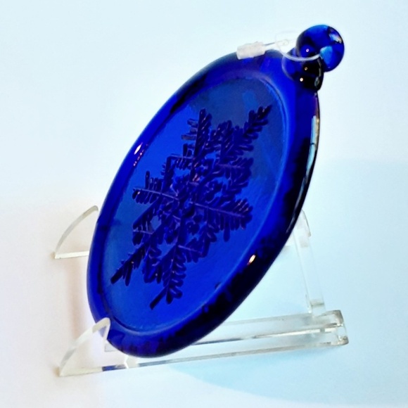 Kitras Art Glass Ornaments Suncatchers Set of 2 Snowflake Snowman 3.5 in Blue - Picture 5 of 14